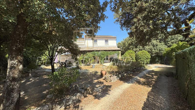 Villa - 168 m² - 6 pièces