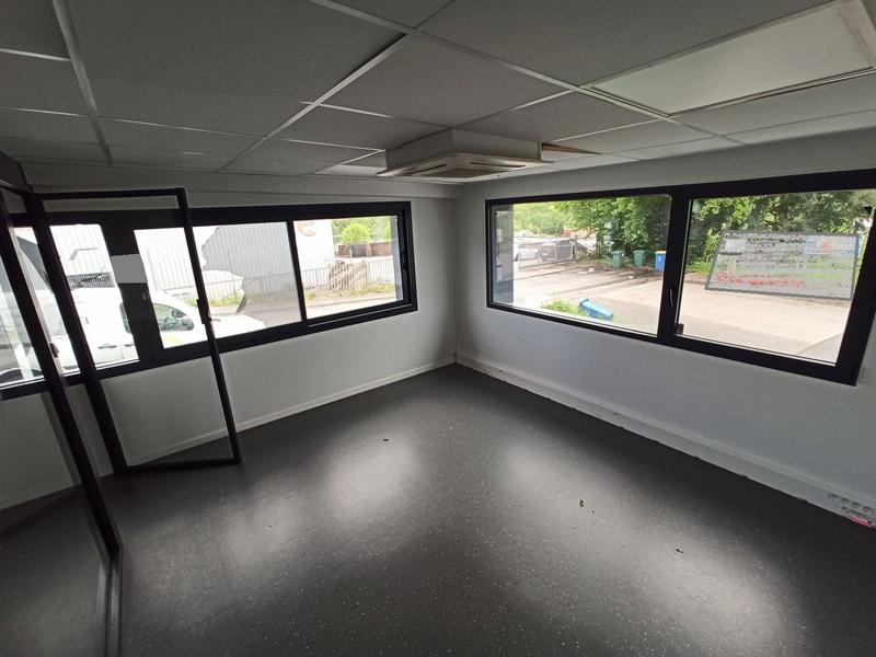 Bureau - 65 m²