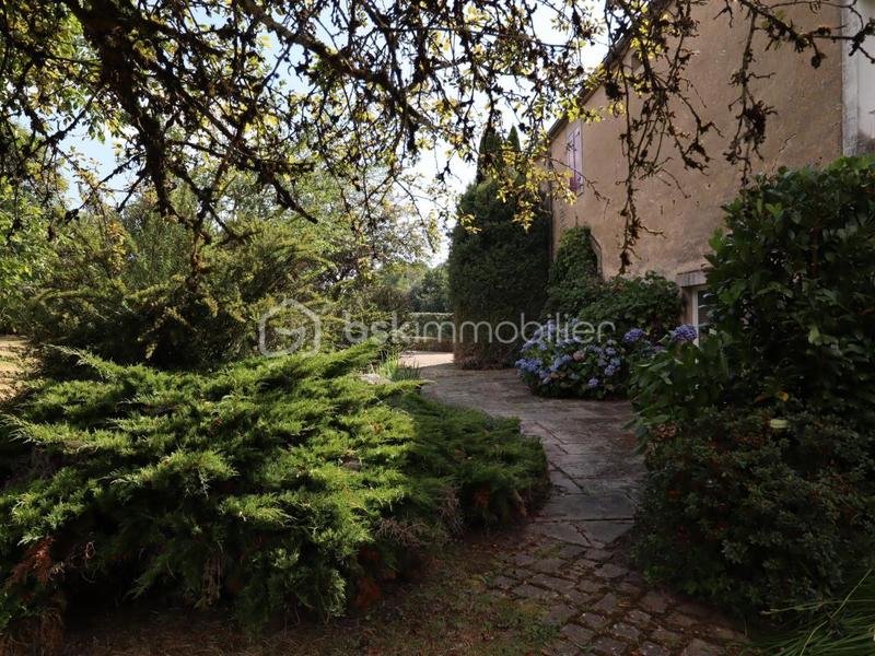 Corps de ferme - 410 m² - 9 pièces