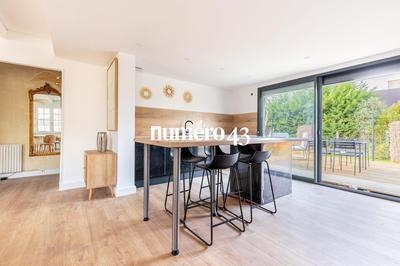 Villa - 107 m² - 6 pièces