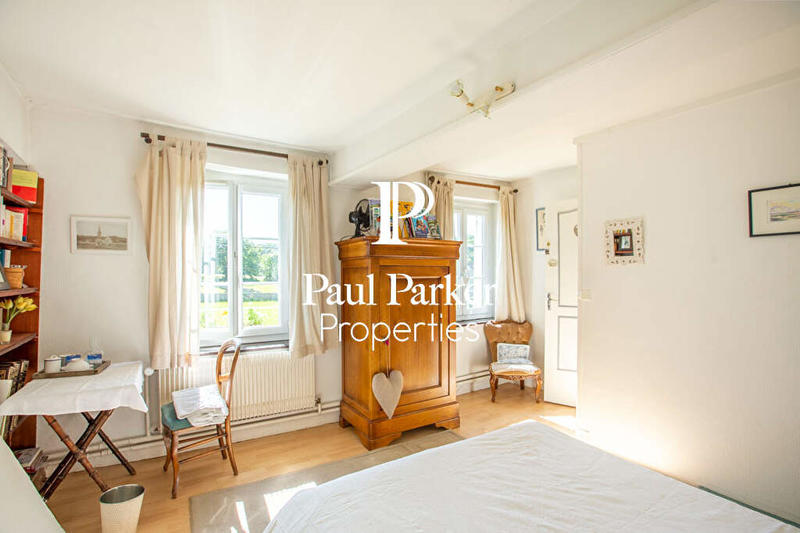 Maison - 232 m² - 10 pièces