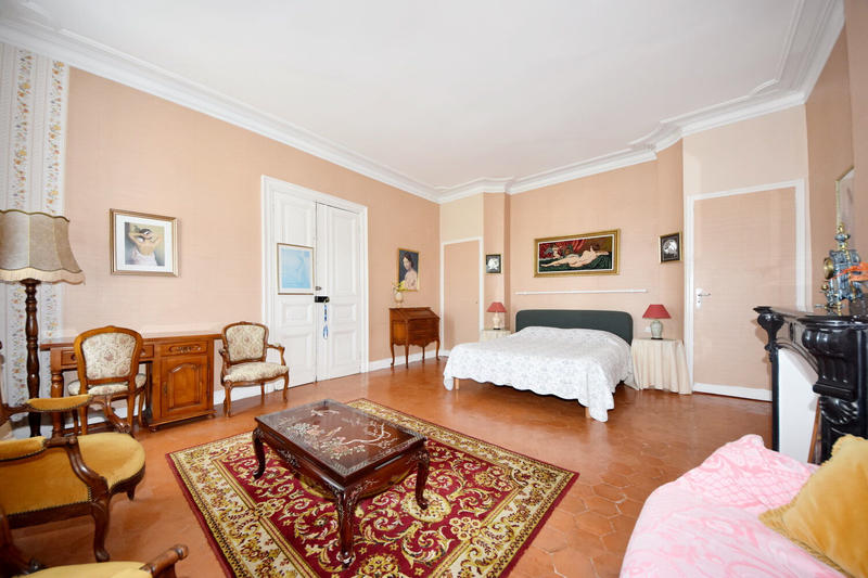 Maison - 551 m² - 14 pièces