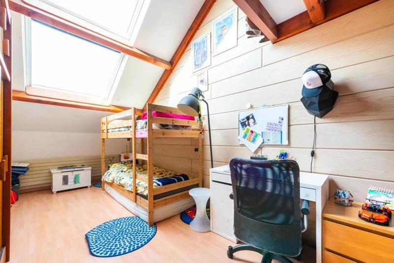 Maison de bois - 220 m² - 8 pièces