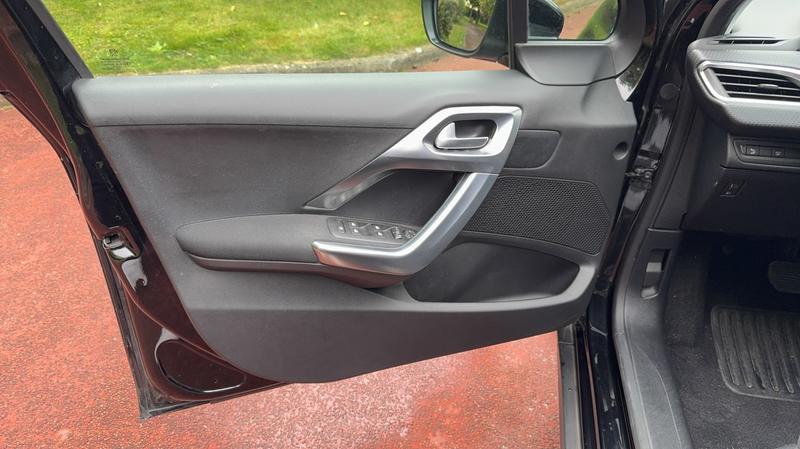 Peugeot 2008 II 1.2 PureTech 130 Eat6 Active - Automatique Entretien constructeur