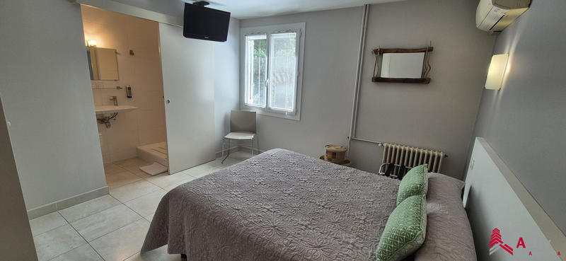 Maison - 390 m² - 12 pièces