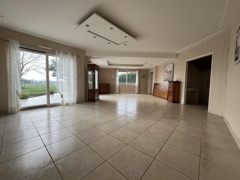 Maison - 180 m² - 8 pièces