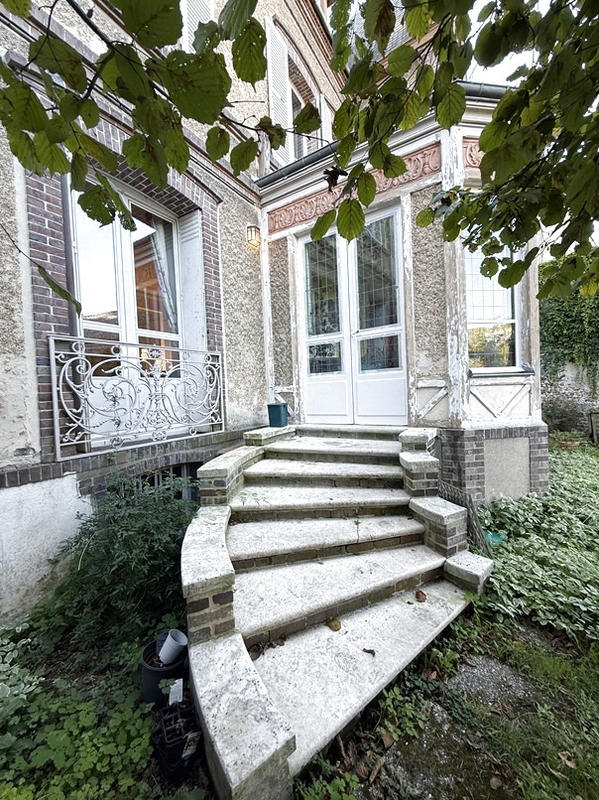 Maison - 278 m² - 8 pièces