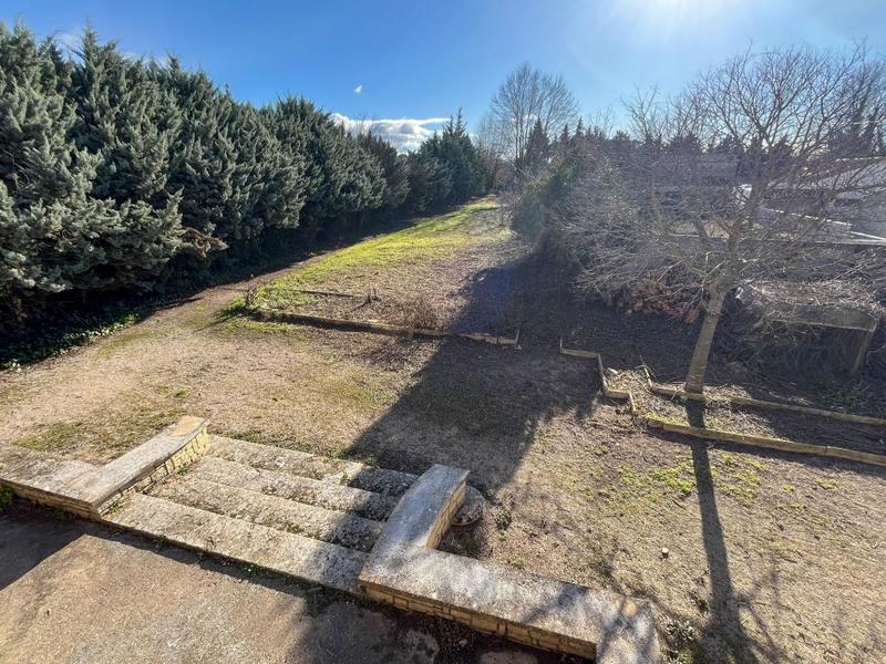 Propriété - 261 m² - 6 pièces