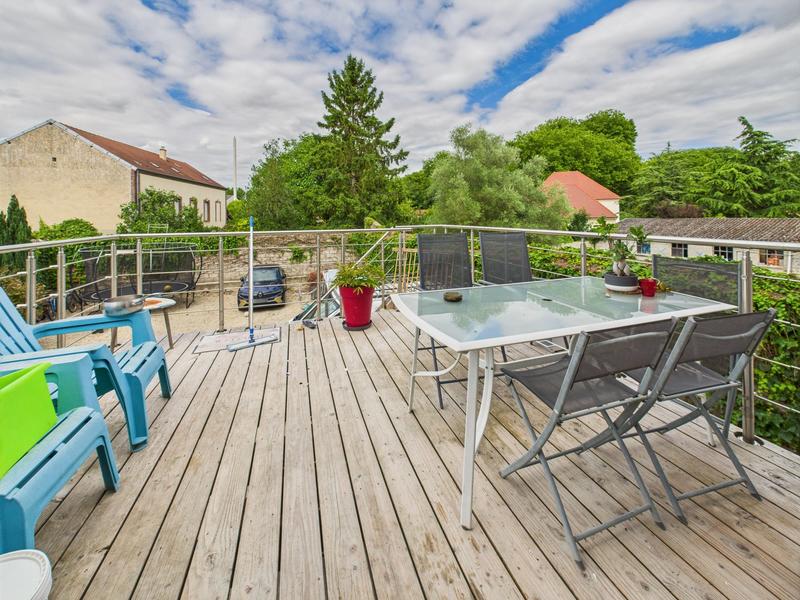 Maison - 235 m² - 7 pièces