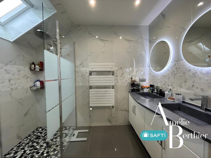 Maison - 135 m² - 6 pièces