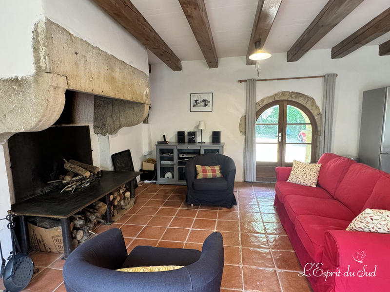 Maison traditionnelle - 1 m² - 6 pièces