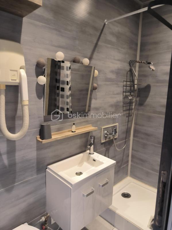 Maison - 240 m² - 10 pièces