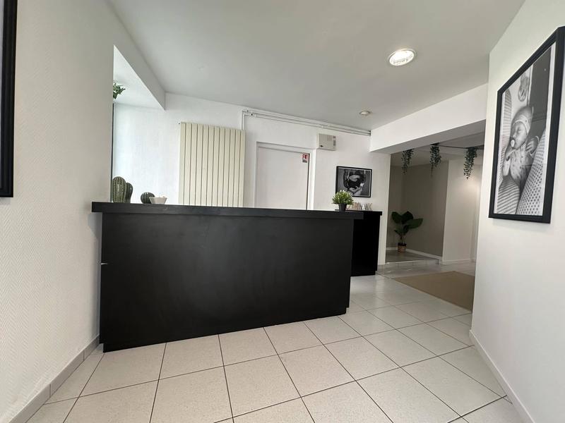 Maison - 214 m² - 9 pièces