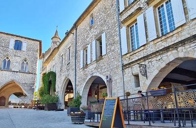 Maison de ville - 240 m² - 10 pièces