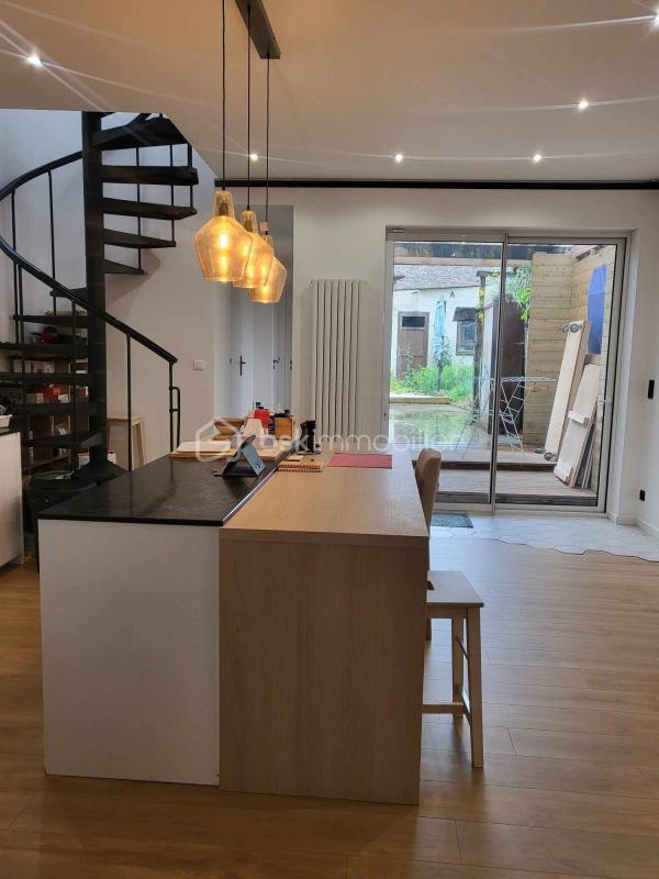 Immeuble - 166 m² - 6 pièces