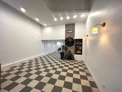 Magasins - 112 m²