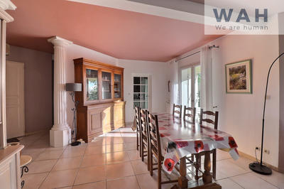 Maison - 205 m² - 7 pièces