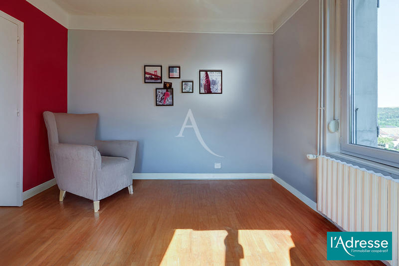 Maison - 223 m² - 7 pièces