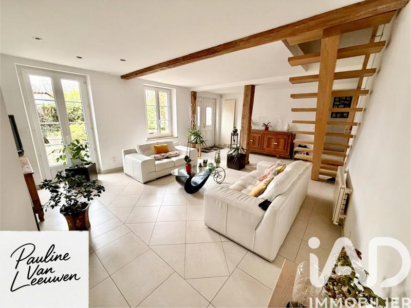 Maison - 235 m² - 8 pièces