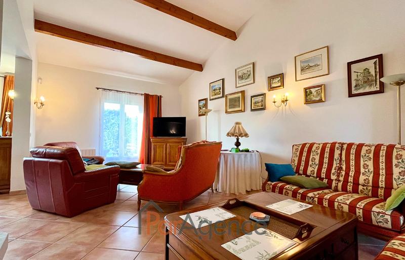 Maison - 202 m² - 6 pièces