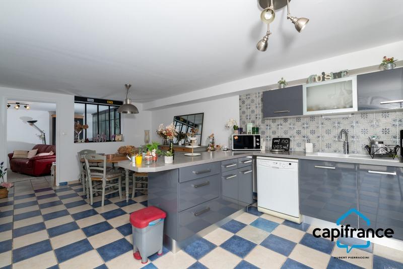 Maison - 175 m² - 7 pièces