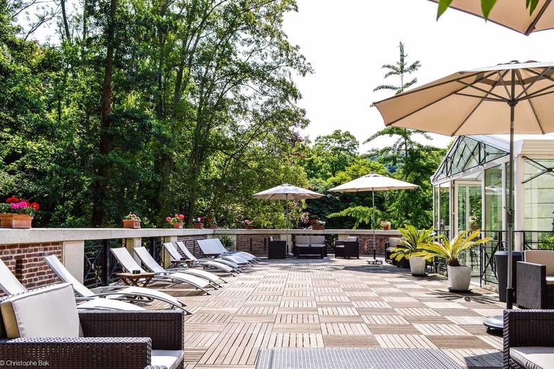 Demeure - 1 736 m² - 30 pièces