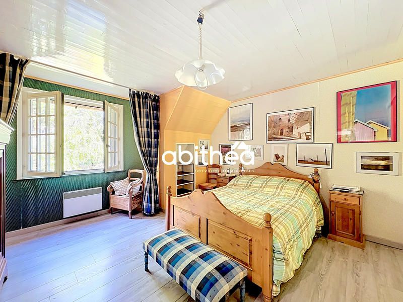 Maison - 151 m² - 8 pièces