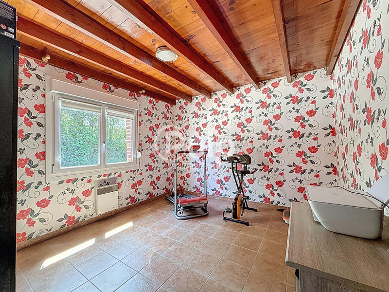 Maison - 298 m² - 9 pièces