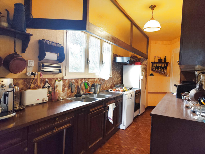 Maison - 232 m² - 10 pièces