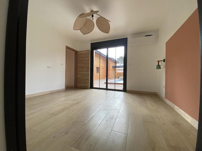 Maison - 200 m² - 6 pièces