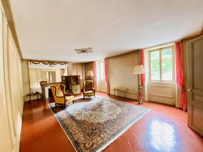 Maison - 400 m² - 11 pièces