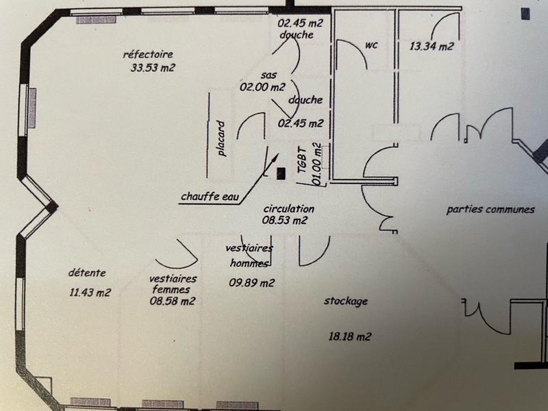 Bureau - 100 m² - 5 pièces