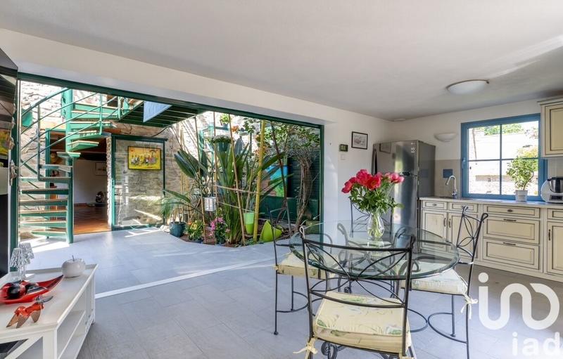 Maison - 203 m² - 7 pièces