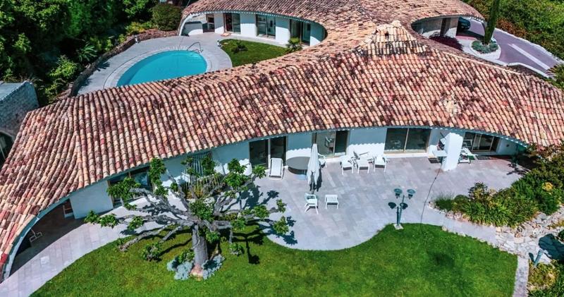 Maison - 490 m² - 10 pièces