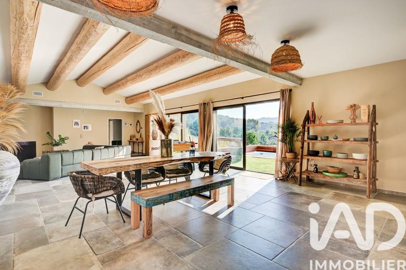 Maison - 288 m² - 8 pièces