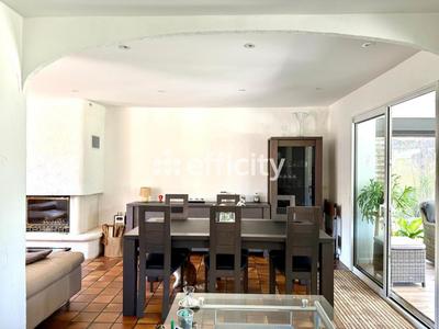 Maison - 130 m² - 7 pièces