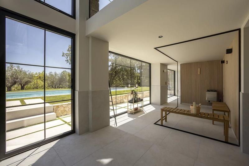 Maison - 300 m² - 7 pièces