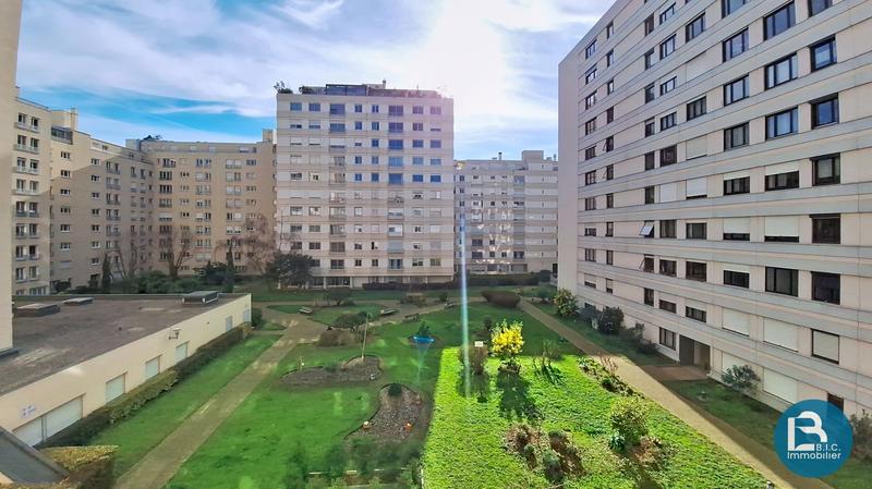 Appartement - 98 m² - 5 pièces