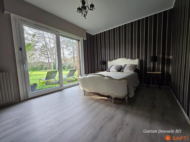 Maison - 243 m² - 10 pièces