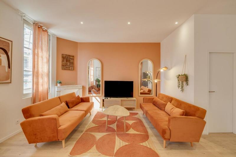 Remise - 350 m² - 15 pièces