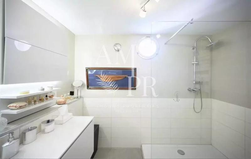 Villa - 232 m² - 7 pièces