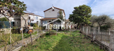 Maison - 98 m² - 5 pièces