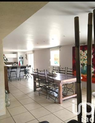 Maison - 209 m² - 6 pièces