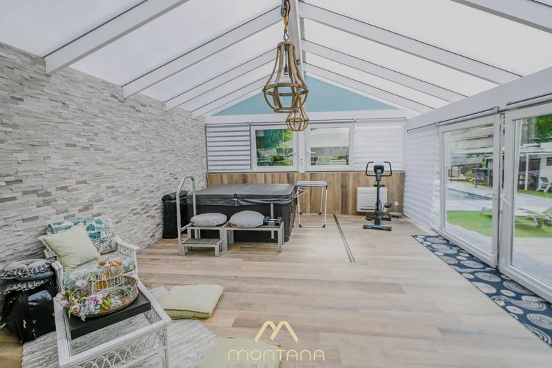 Maison - 270 m² - 6 pièces