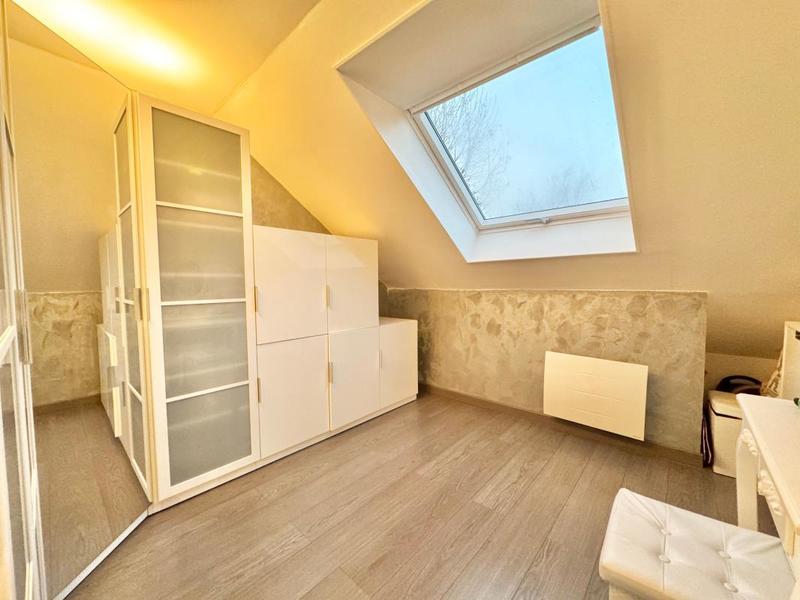 Maison - 213 m² - 7 pièces