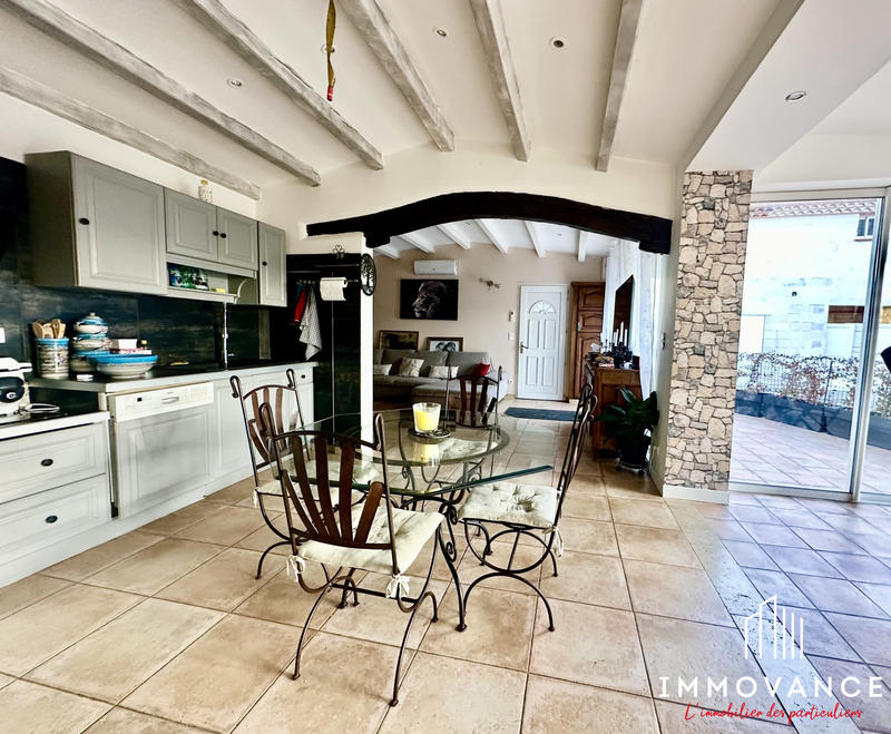 Villa - 558 m² - 9 pièces