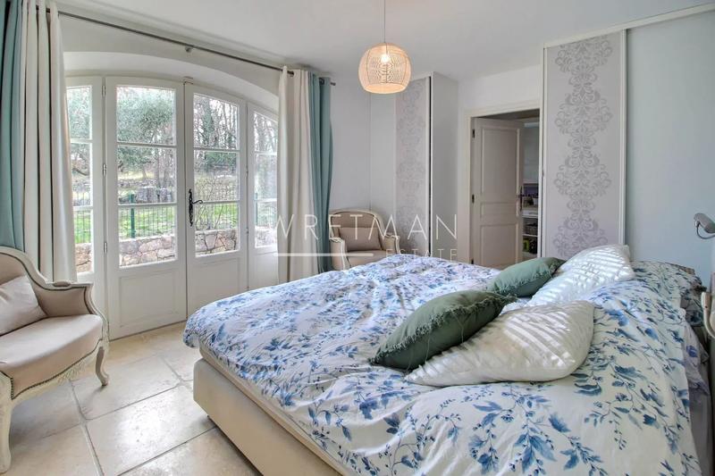 Villa - 192 m² - 8 pièces