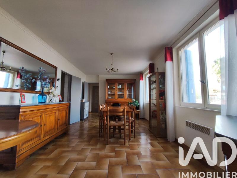Maison - 215 m² - 9 pièces