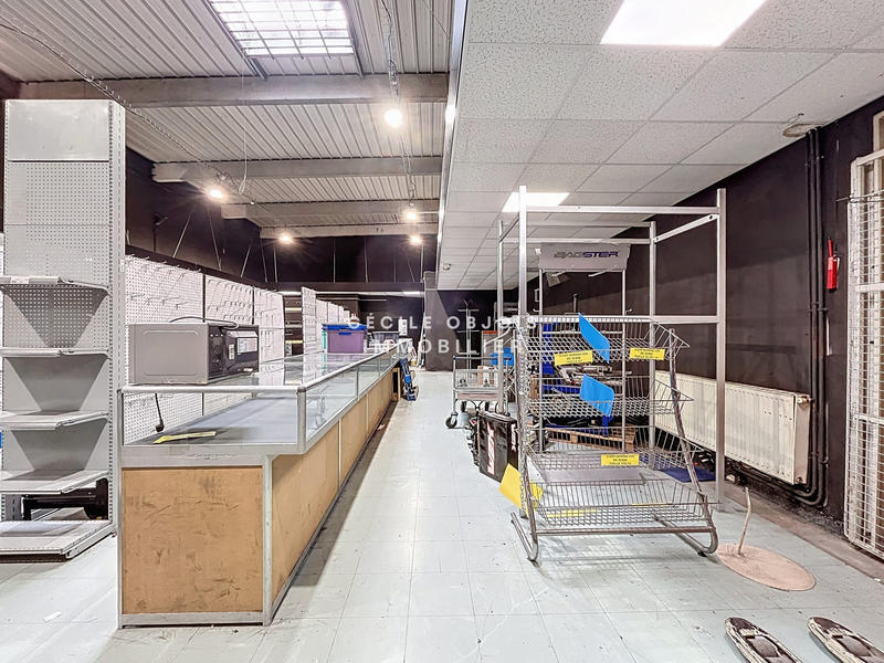 Local commercial - 331 m²