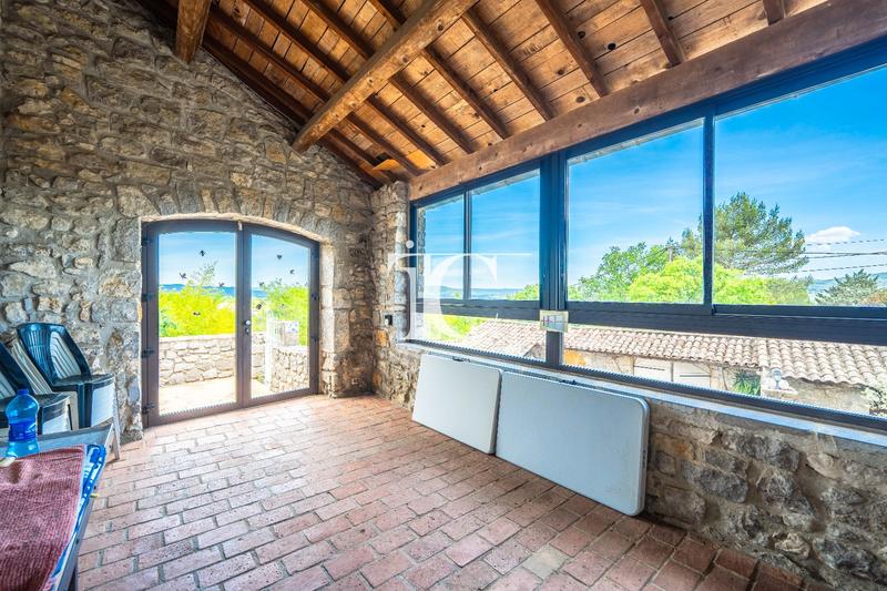 Maison - 354 m² - 14 pièces